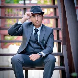 Meet your Posher, Ronit